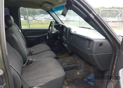 2000 Chevrolet Silverado 1500 z USA, uszkodzony, nr VIN 2GCEC19W3Y1132597